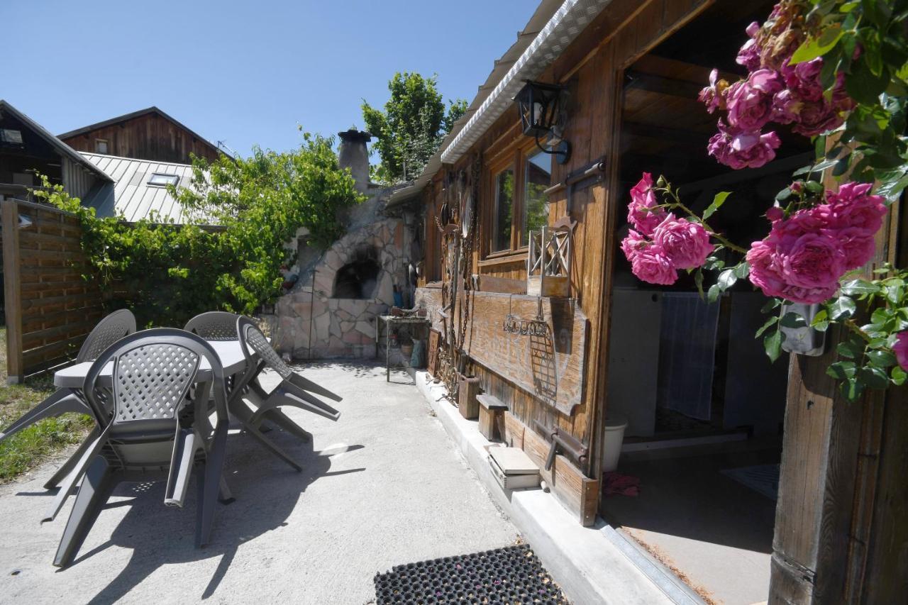 Le Love Chalet Des Alpes Guillestre Exteriör bild