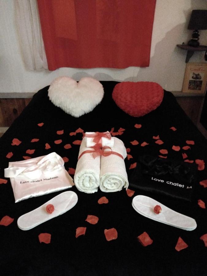 Le Love Chalet Des Alpes Guillestre Exteriör bild